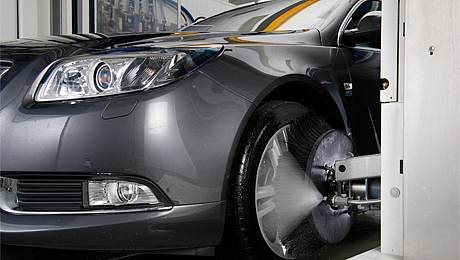 WheelFlash. Productos químicos para limpiar tus llantas en el lavado de vehículos